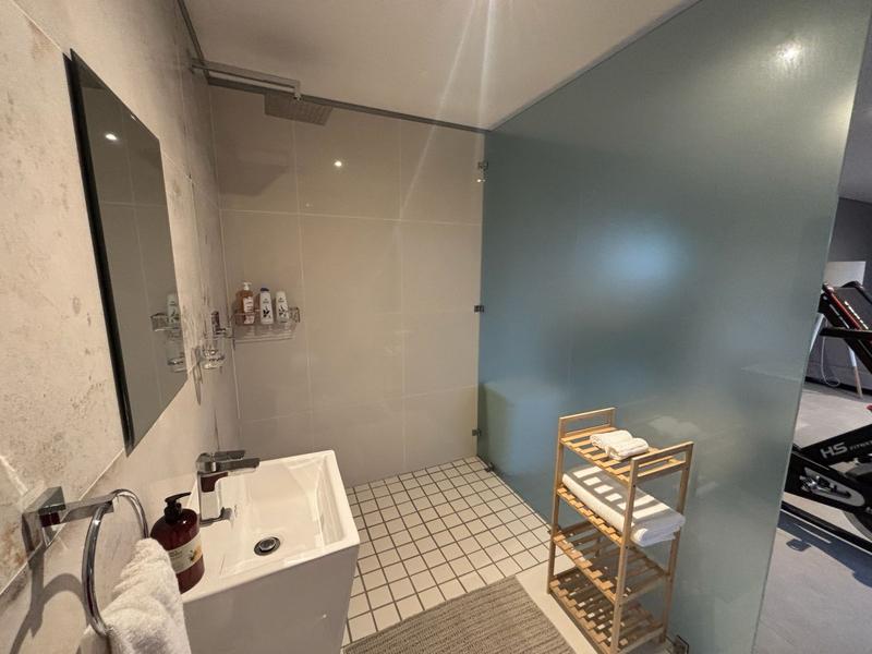 5 Bedroom Property for Sale in Schoongezicht Western Cape